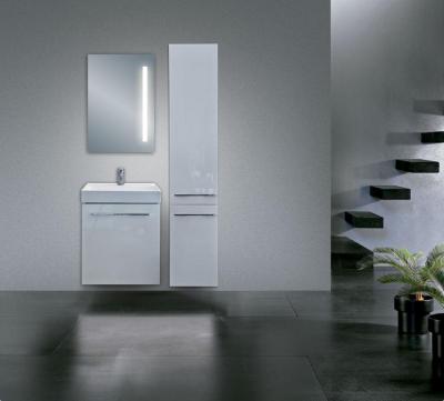 R белый глянец